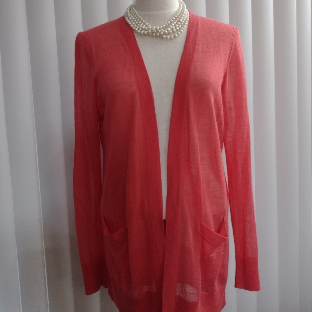 Loft sz L light weight ramie/rayon long sleeve V-neck cardigan in coral